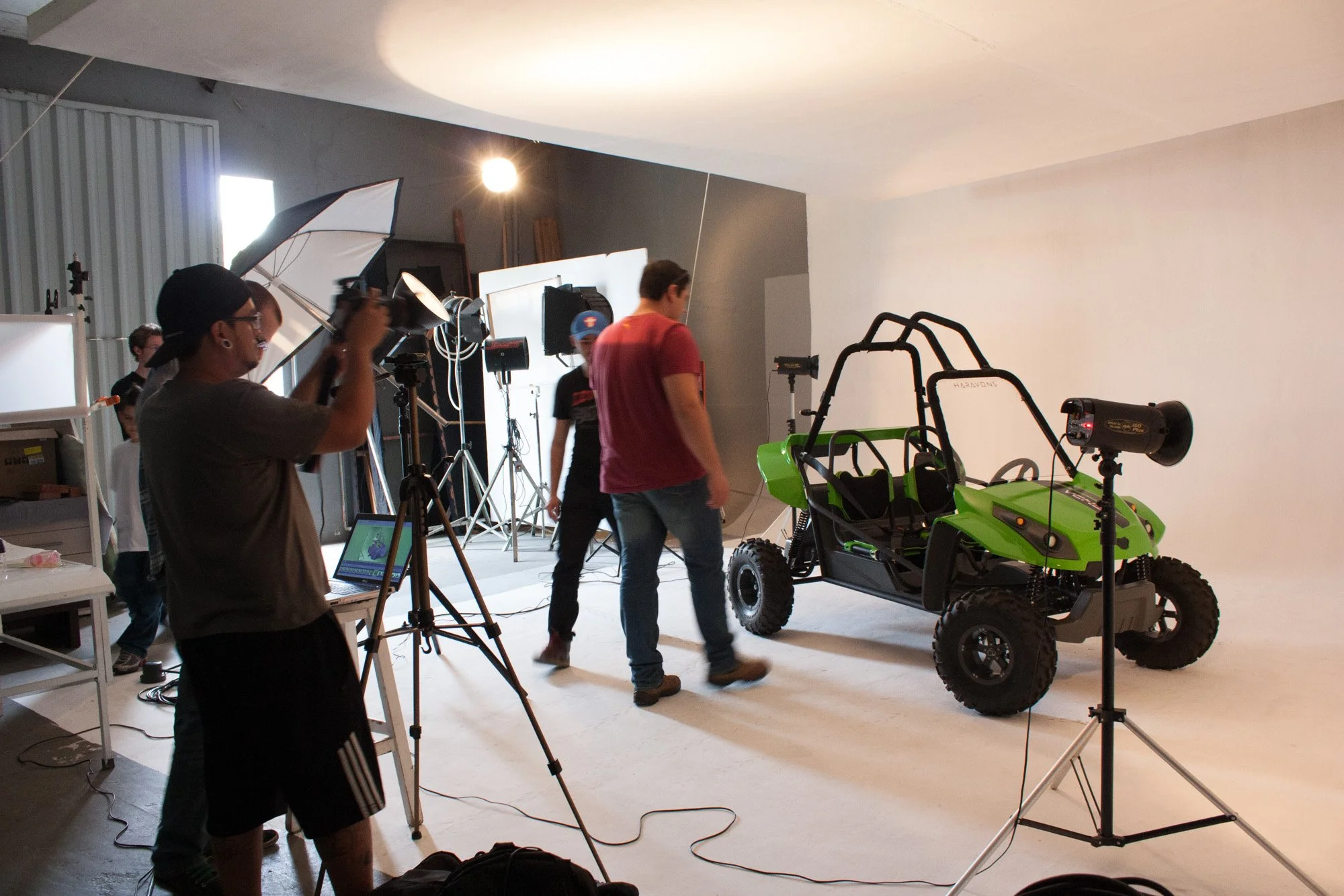Haravons buggies in studio