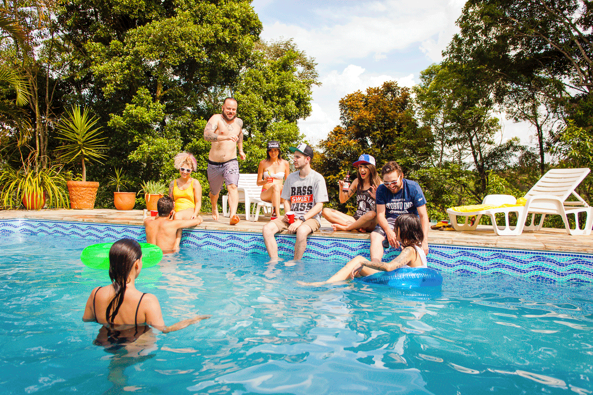  Storvo "Pool Party" 
 Streetwear, Making of 