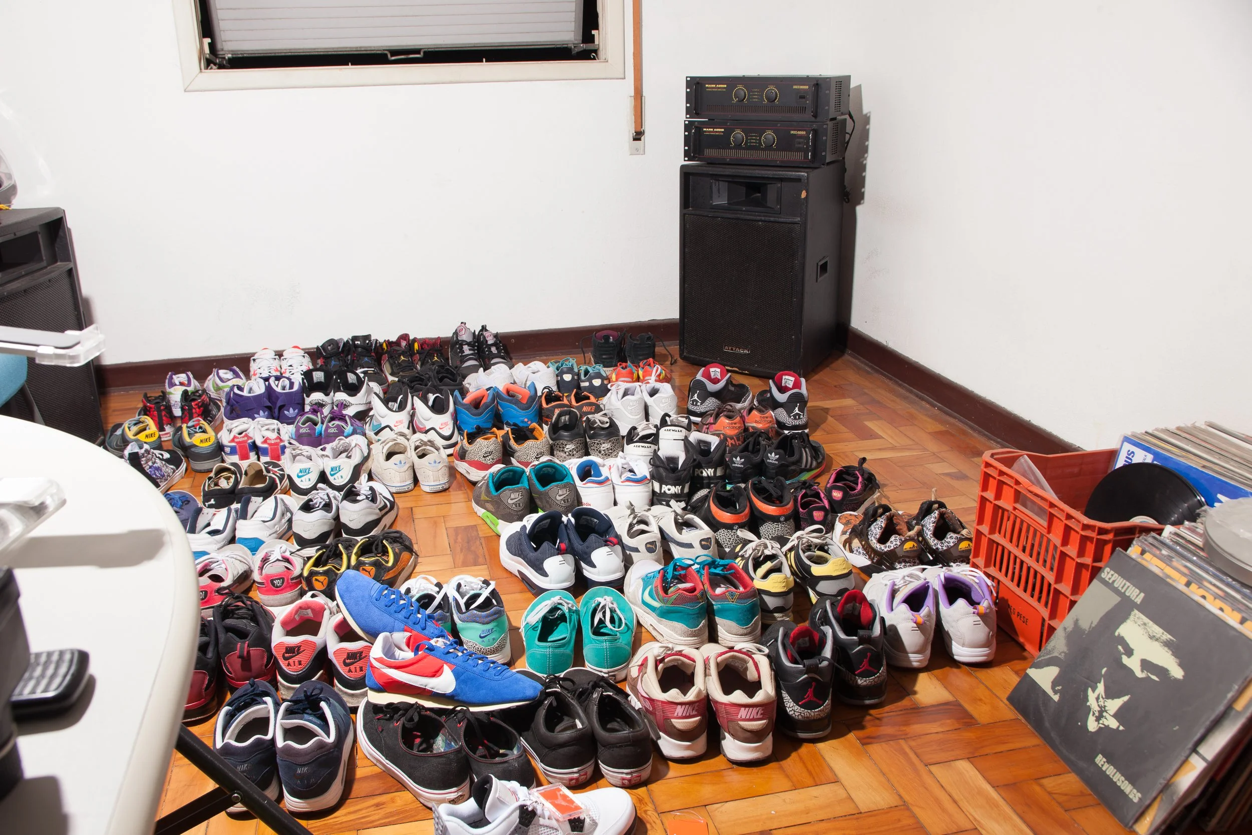 leocavallini-advertising-lifestyle-streetwear-storvo-sneakersbr-first-things-first-sneakers-230512-8554.jpg