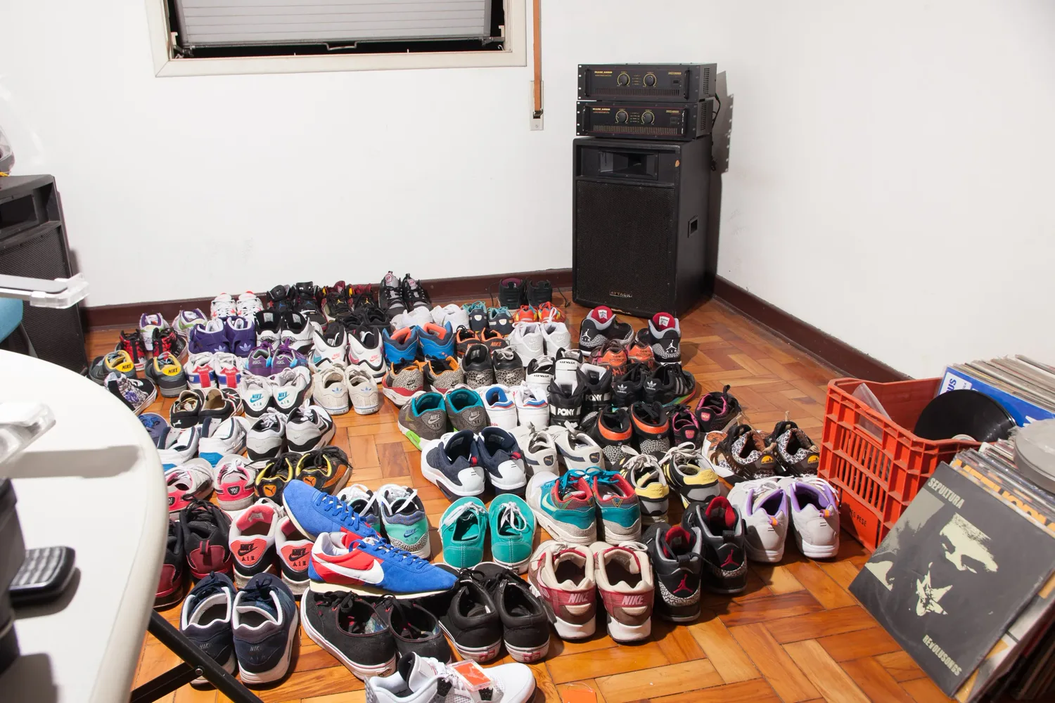 leocavallini-advertising-lifestyle-streetwear-storvo-sneakersbr-first-things-first-sneakers-230512-8554.jpg