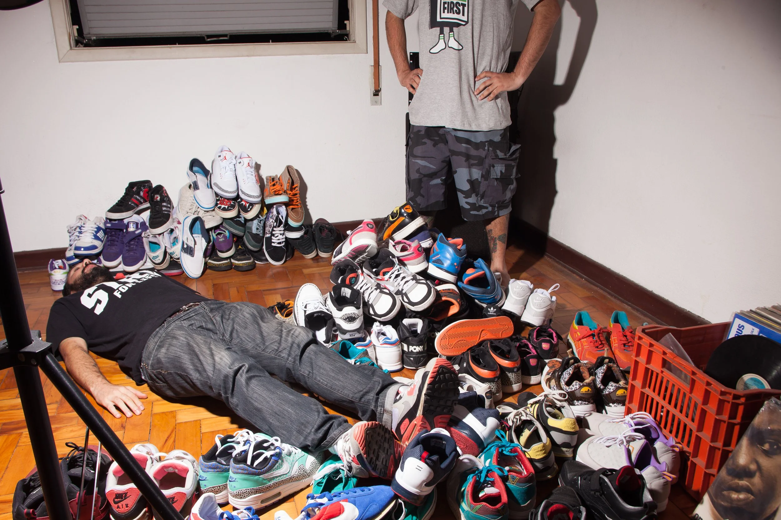 leocavallini-advertising-lifestyle-streetwear-storvo-sneakersbr-first-things-first-sneakers-230512-8564.jpg
