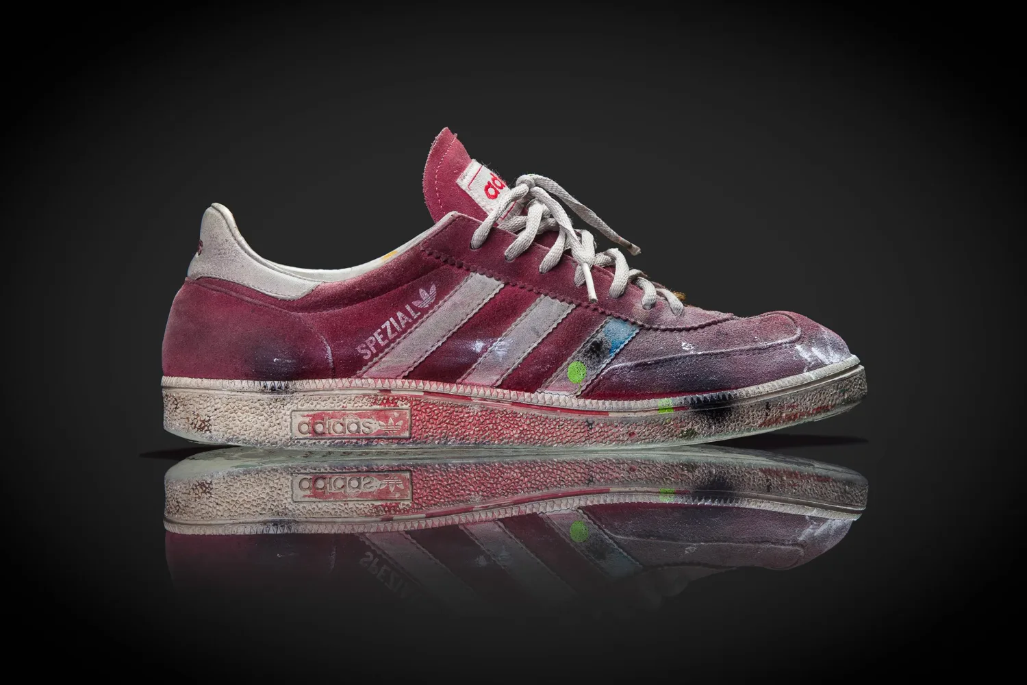  Ronaldo’s adidas Spezial 
  
In the history of this very pair of adidas Spezial, Ronaldo was the third owner. He bought it in 2004 from a friend, who in turn bought it from another friend. They were all fans of everything adidas. The graffiti artist
