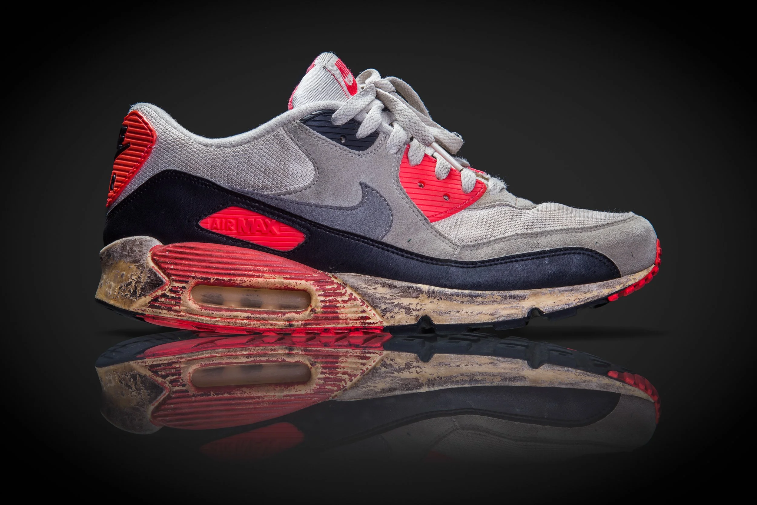  Renato's Nike Air Max 90 Infrared 
  
Renato used to like his Nike Air Max so much in the 90s that when the model returned, he could not miss the chance. "I have to have another pair. To me, they are one of the coolest sneakers ever made". Graphic d