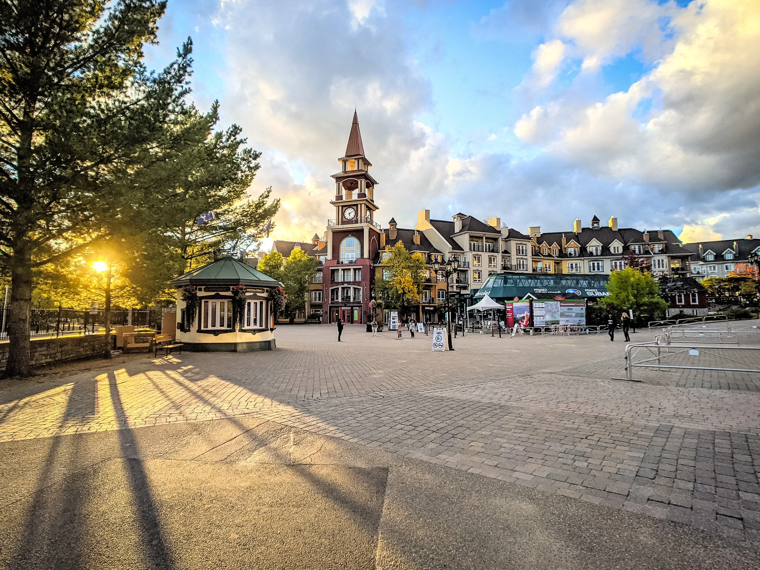  Mont-Tremblant, Québec, Canada 
 Urban 