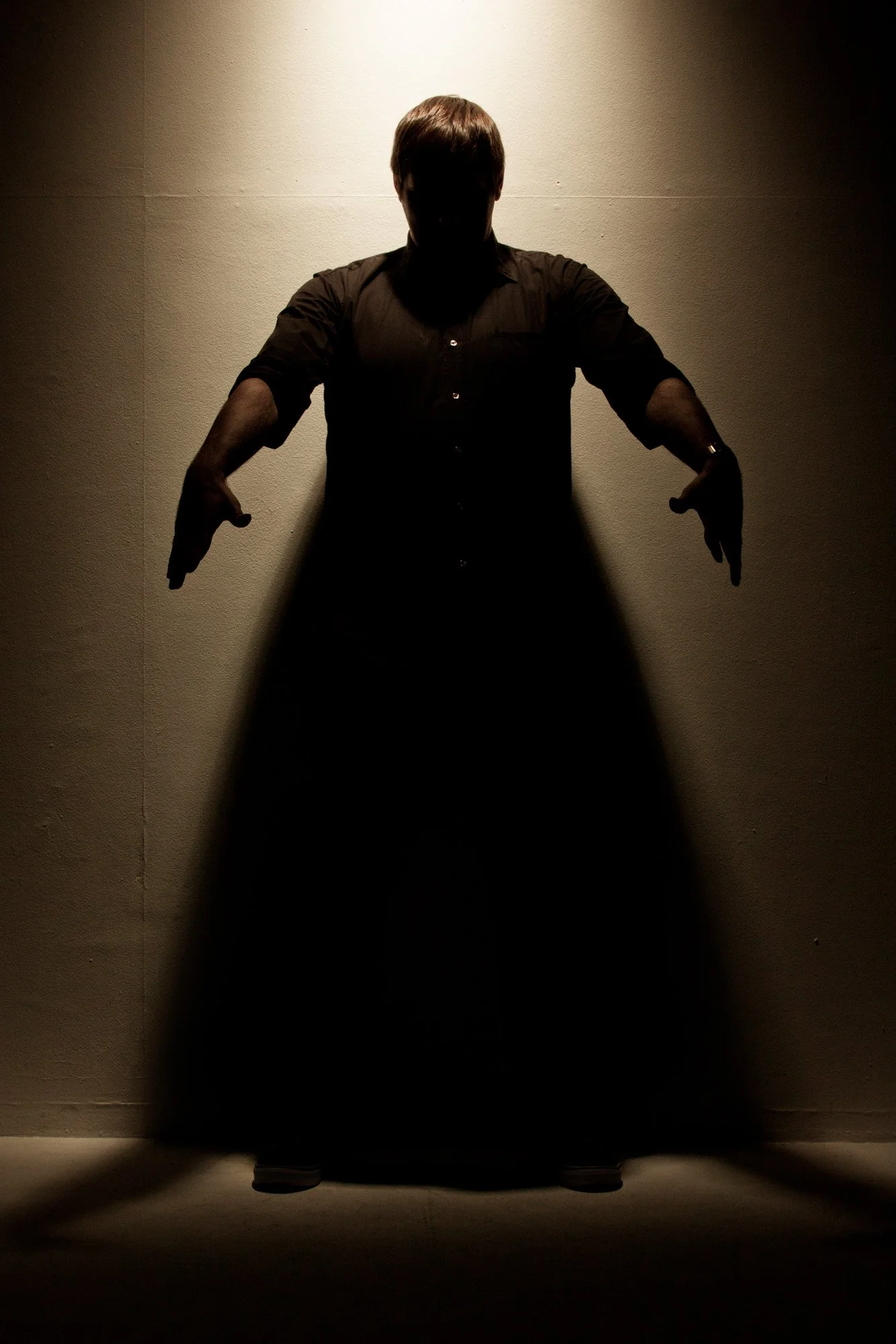 leocavallini-portraits-artists-deejay-producer-bruno-belluomini-300911-8043.jpg