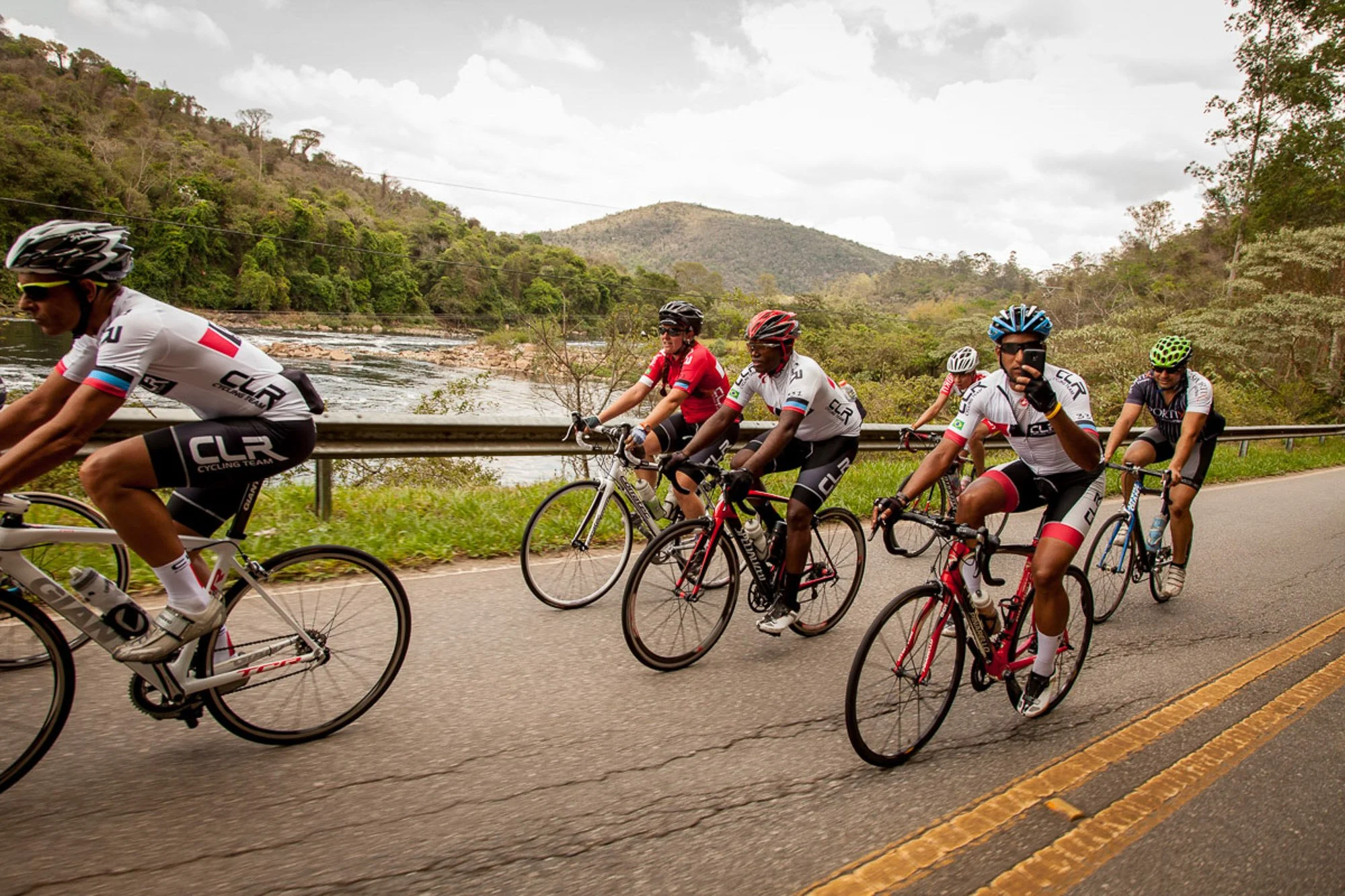The cyclist who shot Leo riding backwards
